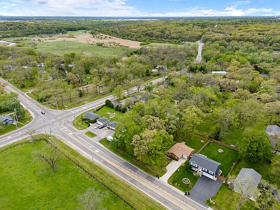 3rd image of 1107 Main Street Rd