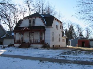 629 11th St, Windom, MN 56101