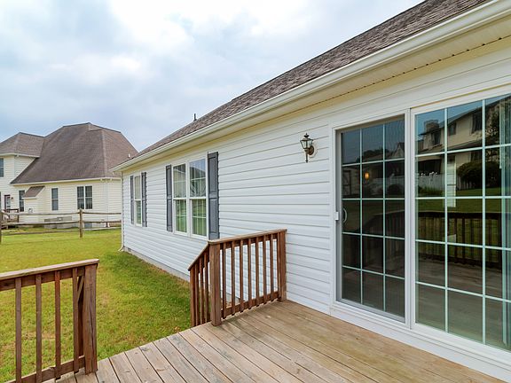 3rd image of 209 Millstone Ln