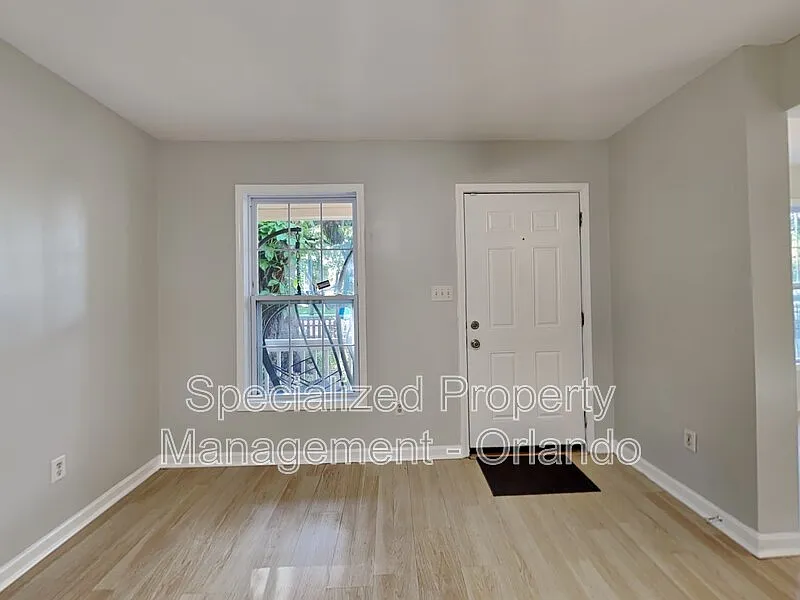 3 bed, 2.5 bath, 1386 sqft, $2,099 — Photo 3