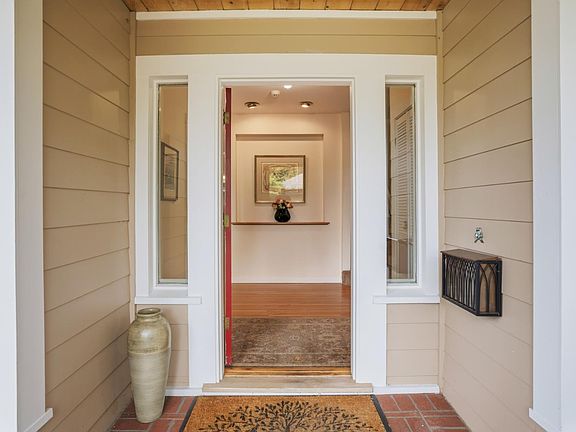 4th image of 250 N Hope Street
