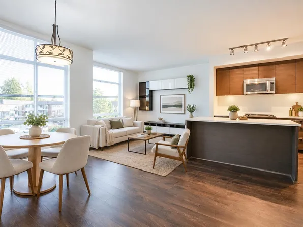 909 Clarke Rd #7, Pt Moody, BC V3H 1L6