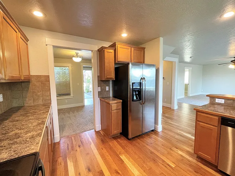 709 N Saddlebrook Way — Photo 11