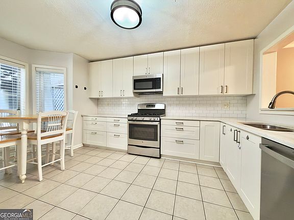 4th image of 1164 Weatherstone Dr NE