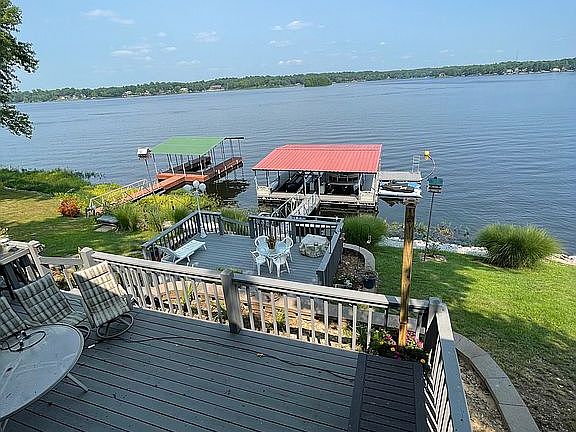 3rd image of 754 Crestwood Dr