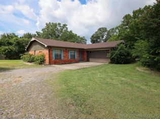 1019 Cedar Dr, Sulphur, OK 73086