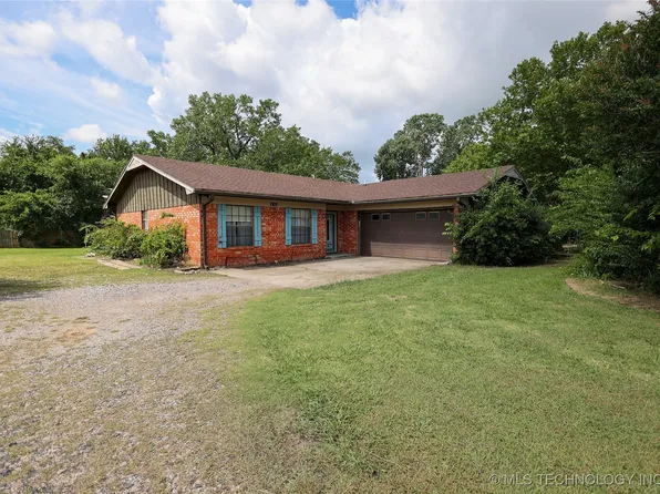 1019 Cedar Dr, Sulphur, OK 73086