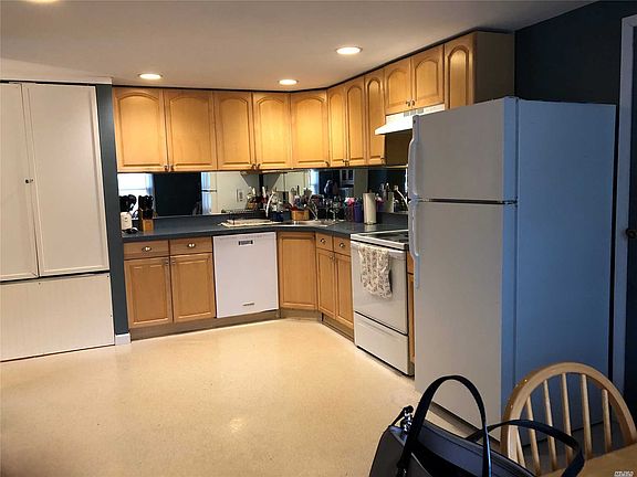3rd image of 56 S Howell Ave