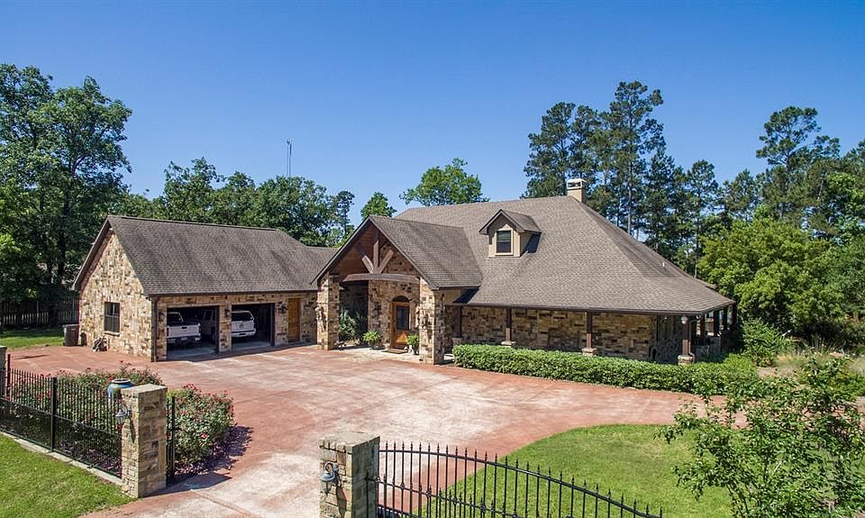2nd image of 605 Lakeview Dr