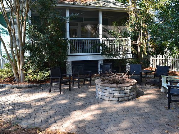 Backyard patio with fire-pit