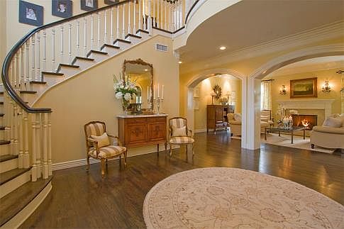 2nd image of 1001 Hollyhock Ct