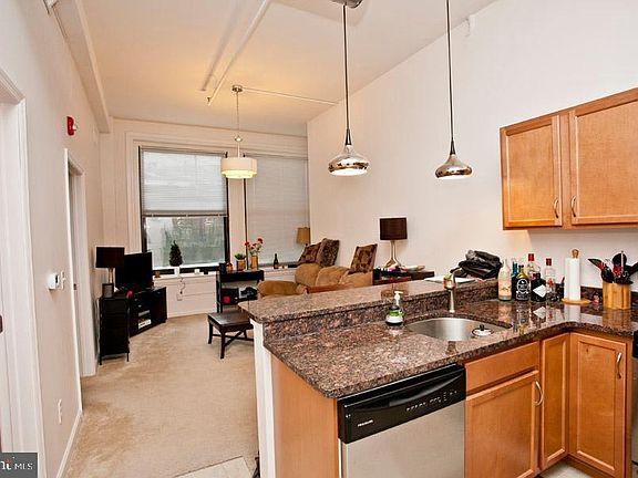 5th image of 4368 Cresson St APT 306