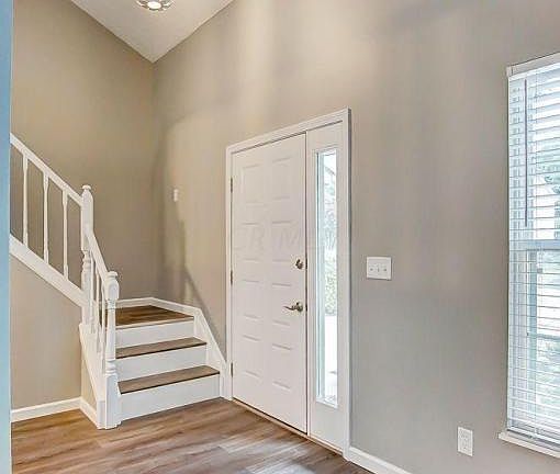 5th image of 743 Old Forest Ct