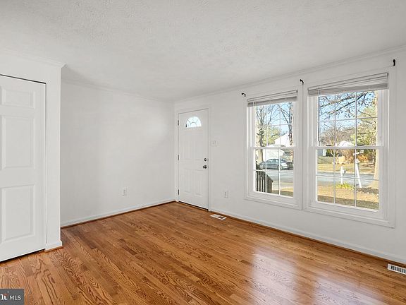 4th image of 7344 Brenish Dr