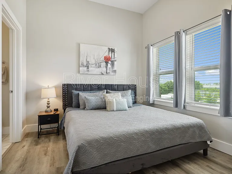 102 River House Pl #2N — Photo 6