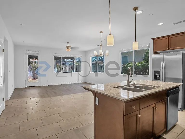 6314 W Donner Ave — Photo 6