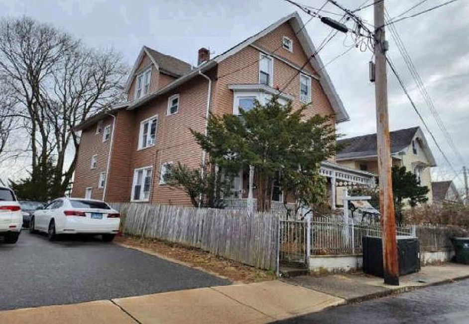 2nd image of 47-49 Fairmount St