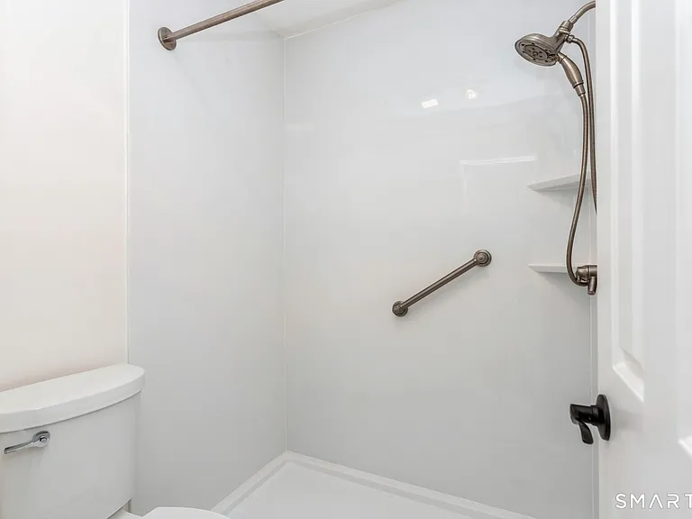 33 Strathmore Ln #33 — Photo 25