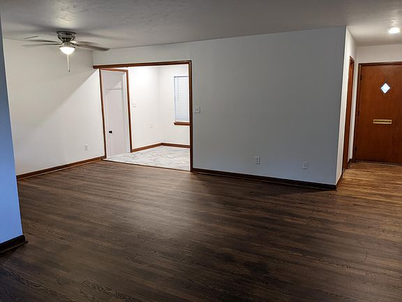 4th image of 1512 Leslie Ln