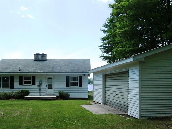 4th image of 32642 W Birch Shores Dr