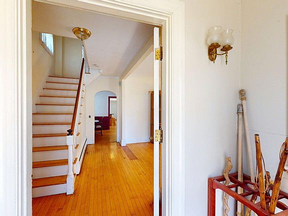 4th image of 113 Leighton Street