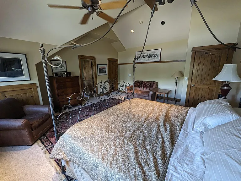 2121 Long Spur — Photo 13