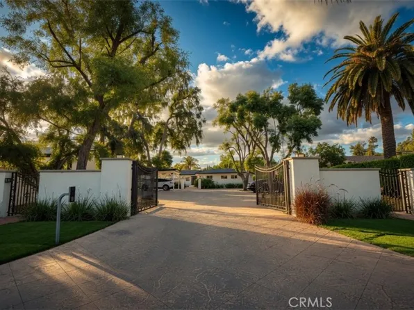 5855 Shirley Ave, Tarzana, CA 91356
