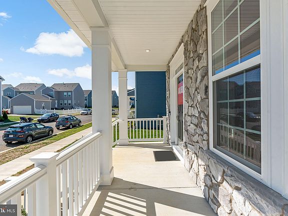 4th image of 184 Silverleaf Dr