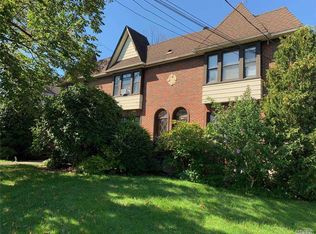 185-189 Roslyn Rd, Mineola, NY 11501