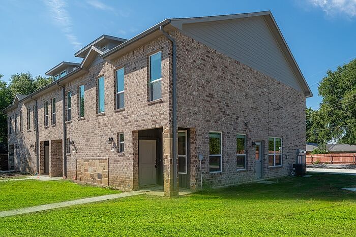 1st image of 6502 Park Place Dr