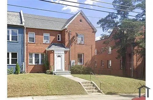 4015 9th St NE #4 Photo 1