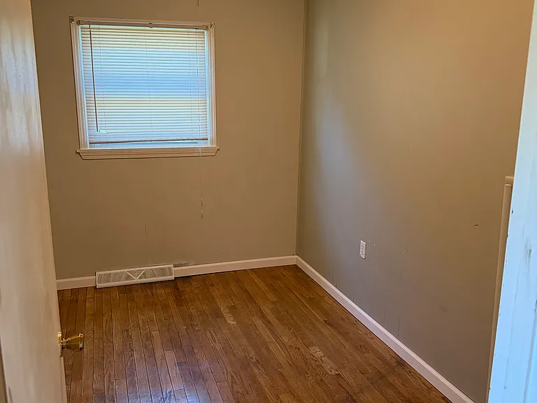210 Beech St — Photo 5