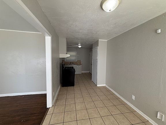 5th image of 3158 N Lansing Pl