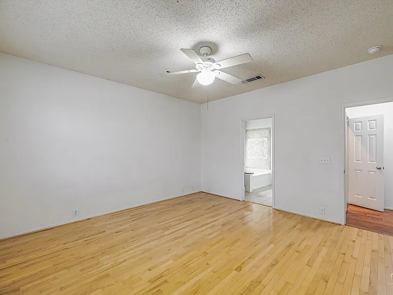 7611 Cordova Dr — Photo 13