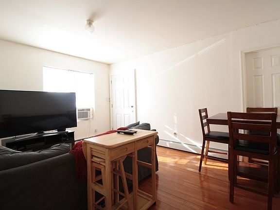 3rd image of 2505 23rd St #2