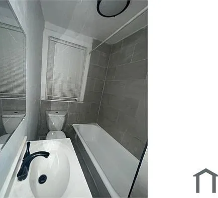 6708 Oakley St #B — Photo 3