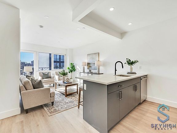 2nd image of 1175 Fulton St #6C