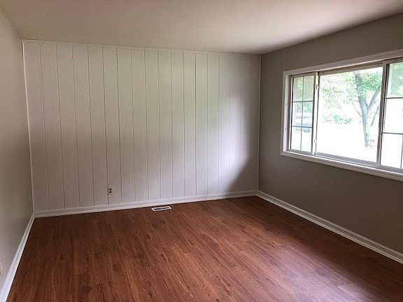 3rd image of 9708 Genevieve Ct