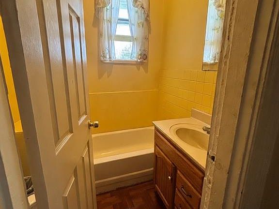 5th image of 6128 Ridge Ave