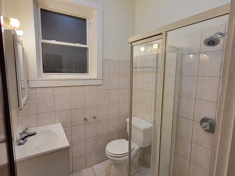 Master Bedroom Bathroom 1