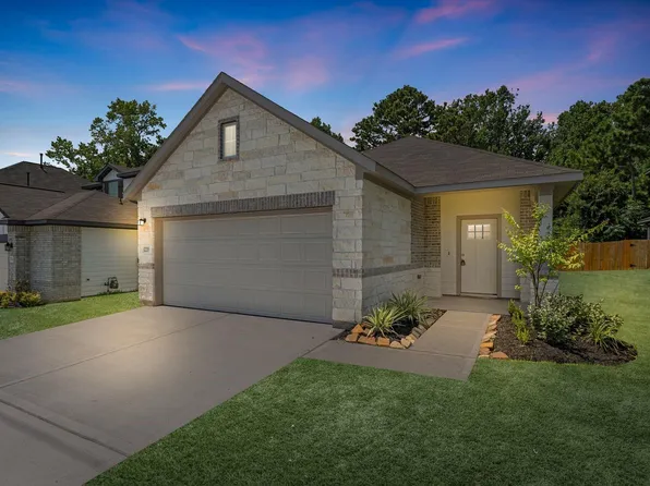 12239 Danza Dr, Willis, TX 77318
