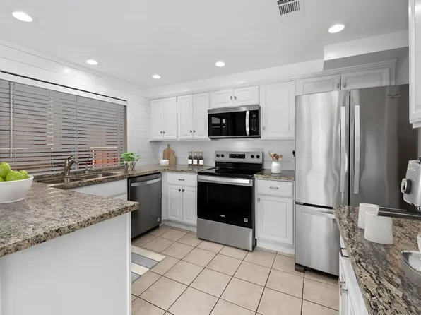 831 E 3rd Ave Unit 8, Escondido, CA 92025