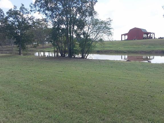 2nd image of 3028 Highway 31
