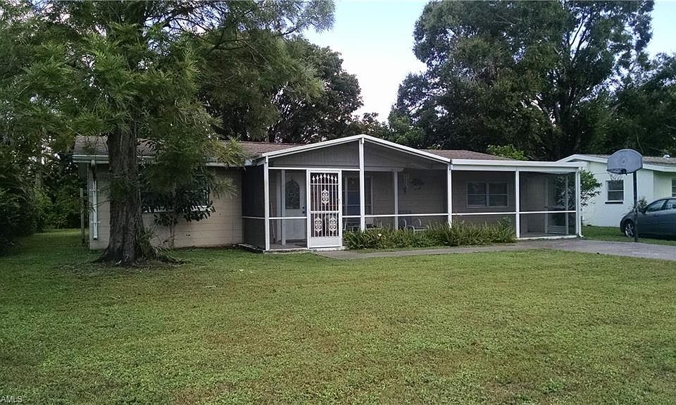 1st image of 1421 Davis Dr