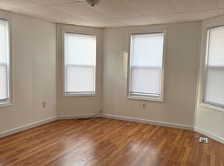 8 E Kendall St #1, Worcester, MA 01605