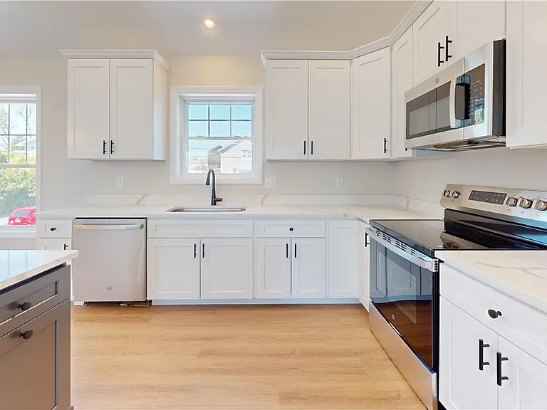2905 Roosevelt St — Photo 53