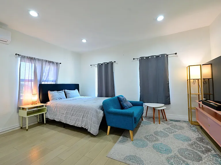 1489 E Colorado Blvd #203 — Photo 7
