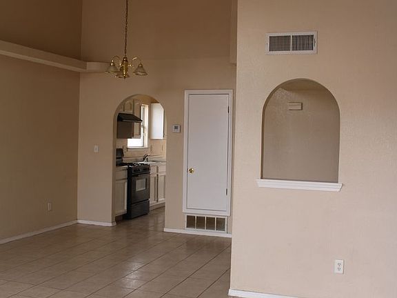 3rd image of 2260 Tierra De Paz Way