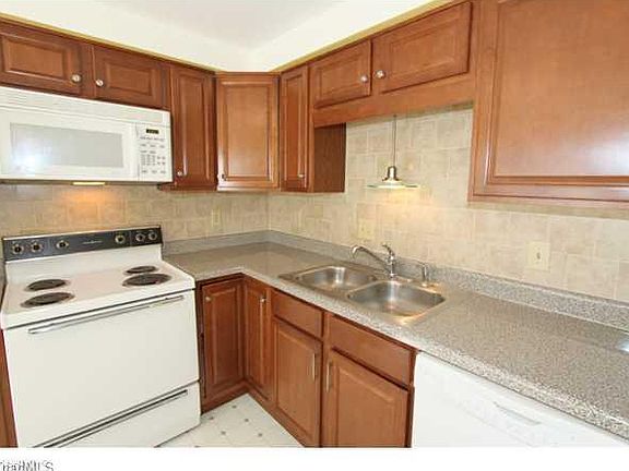 3rd image of 5509 Richland St Unit C