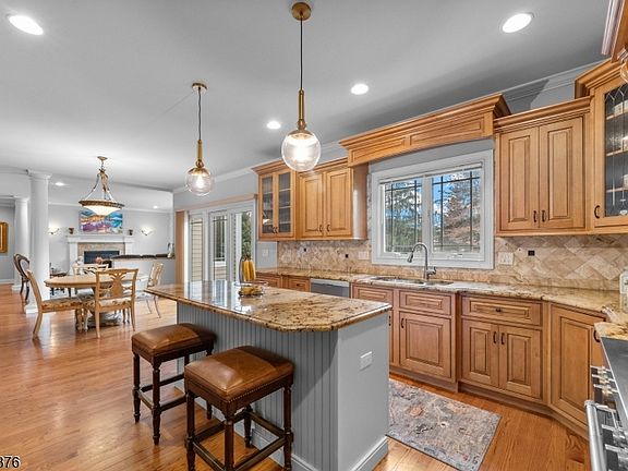 4th image of 159 Sand Spring Rd